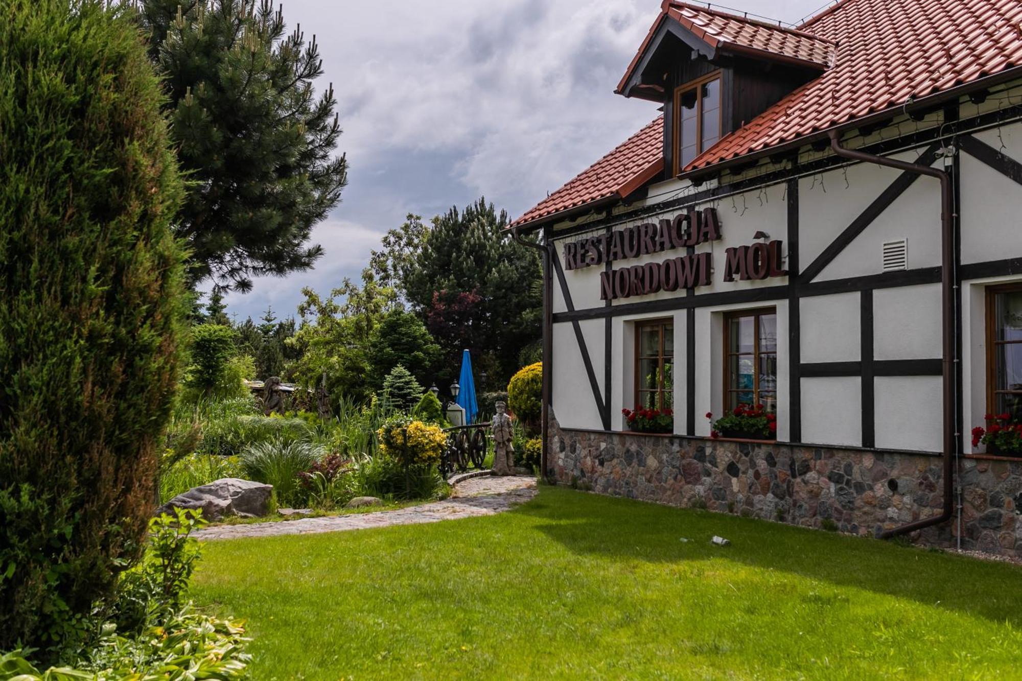 Nordowi Dwor Bed & Breakfast Celbowo Bagian luar foto