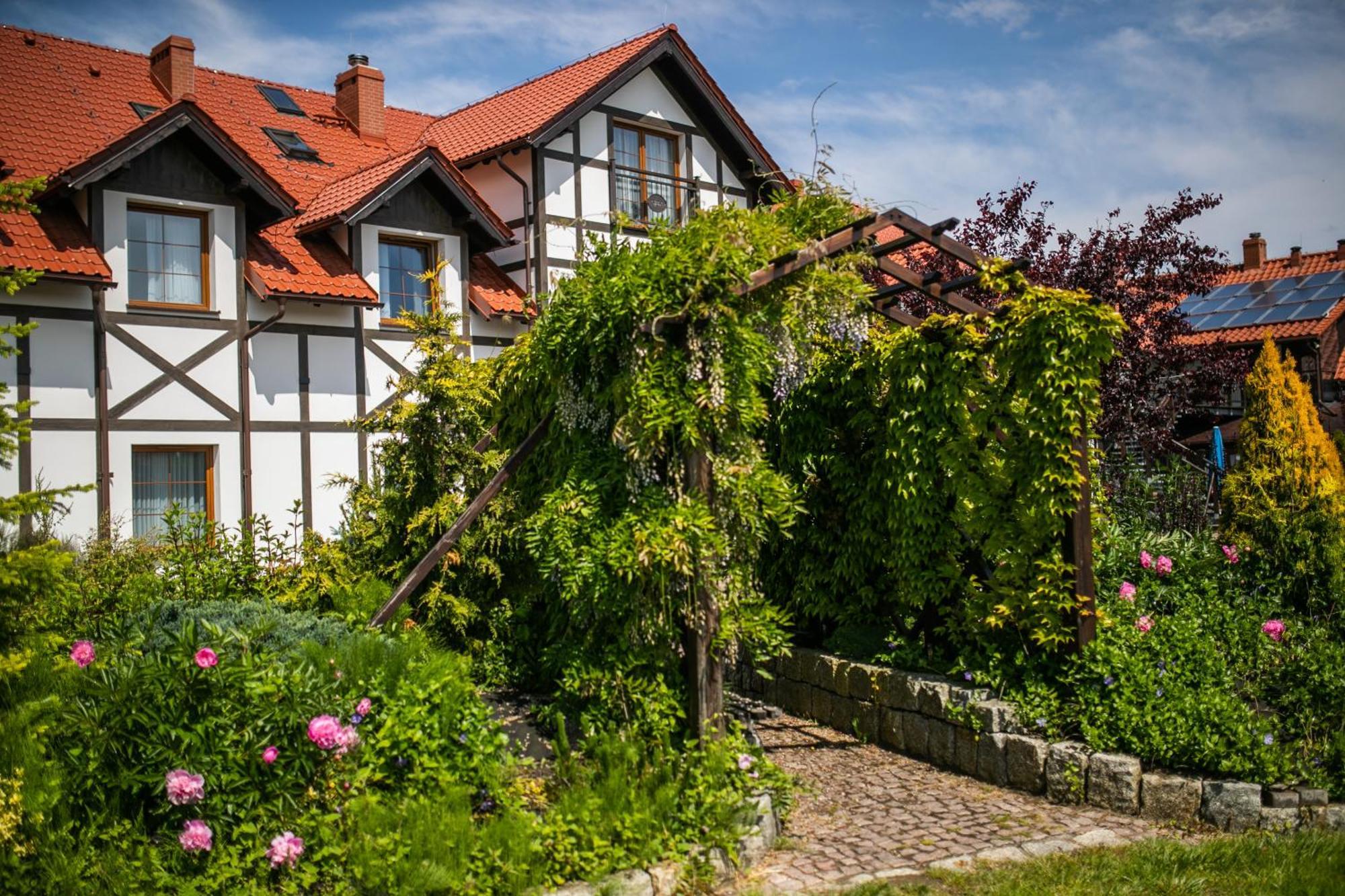 Nordowi Dwor Bed & Breakfast Celbowo Bagian luar foto
